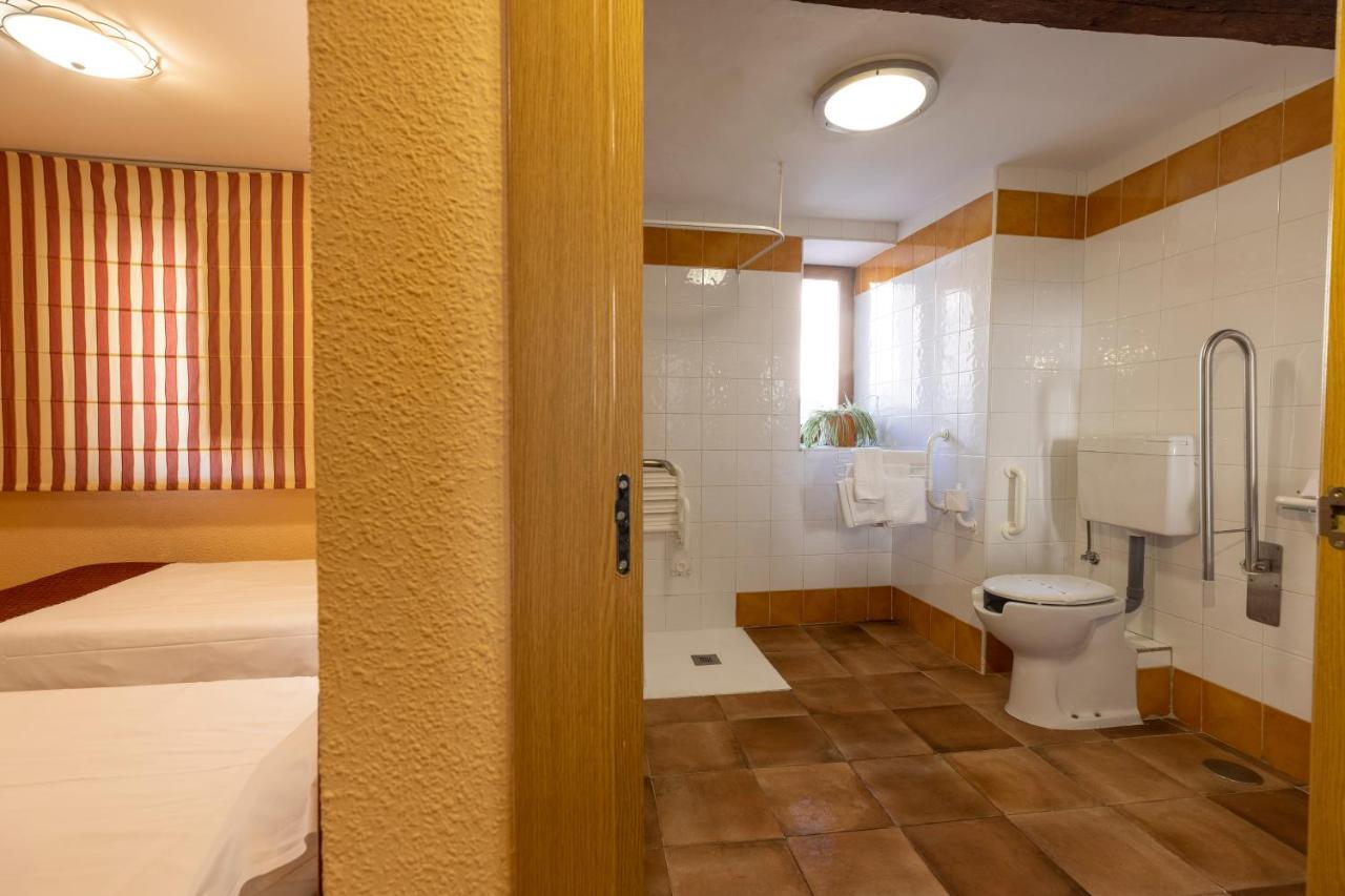 Ávila Hostal Restaurante Puerta Del Alcazar מראה חיצוני תמונה
