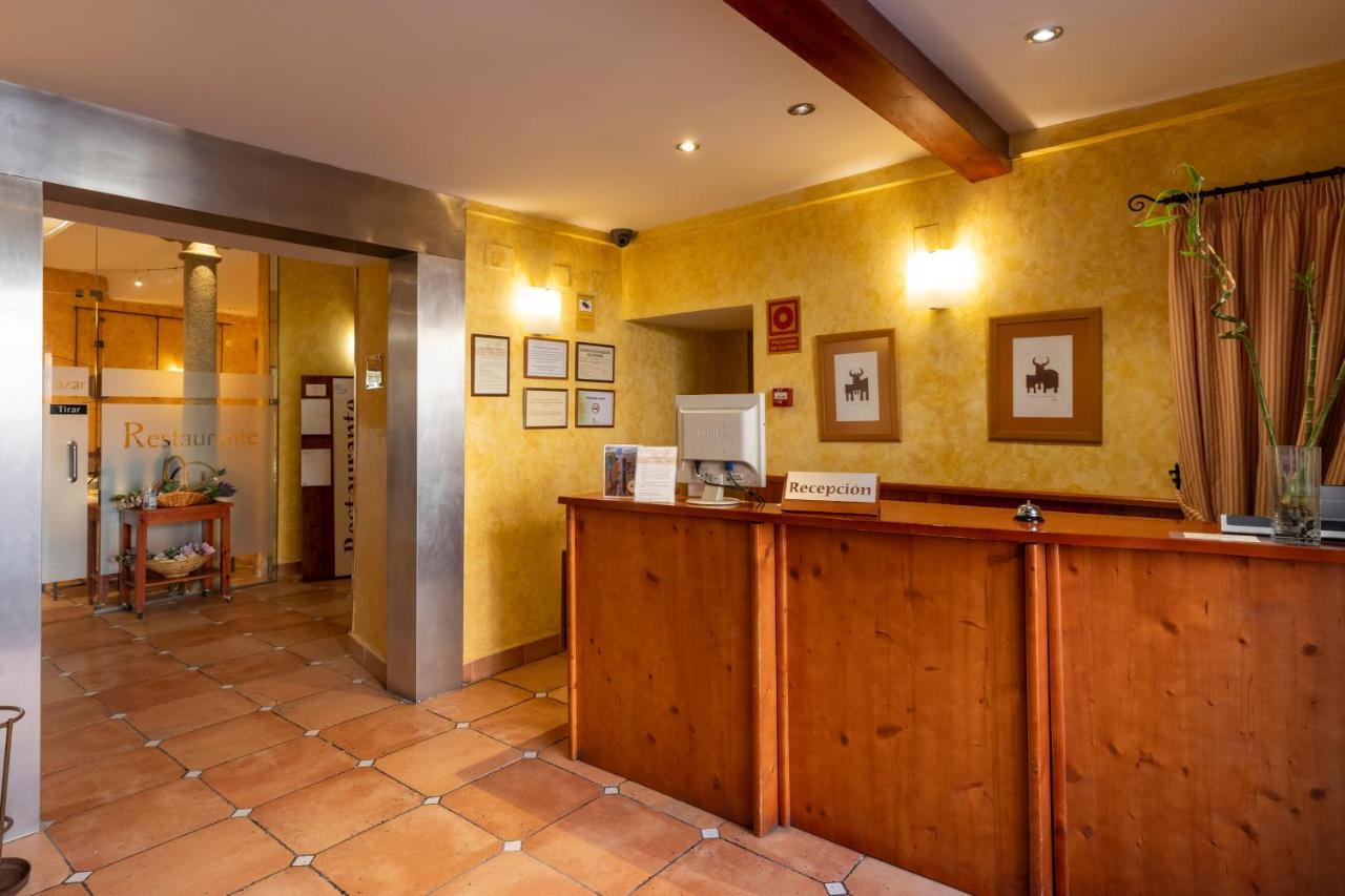 Ávila Hostal Restaurante Puerta Del Alcazar מראה חיצוני תמונה