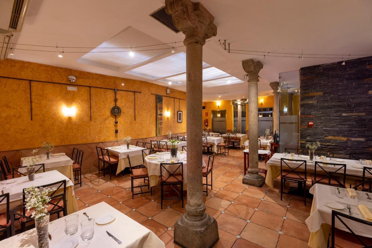 Ávila Hostal Restaurante Puerta Del Alcazar מראה חיצוני תמונה