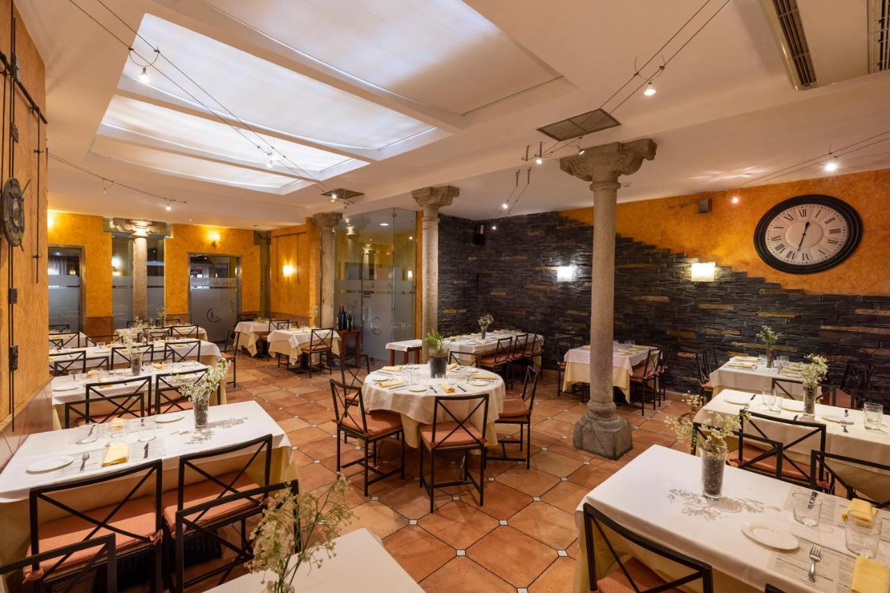 Ávila Hostal Restaurante Puerta Del Alcazar מראה חיצוני תמונה