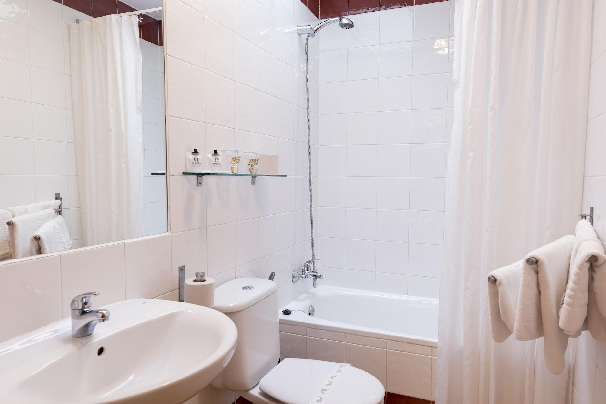 Ávila Hostal Restaurante Puerta Del Alcazar מראה חיצוני תמונה