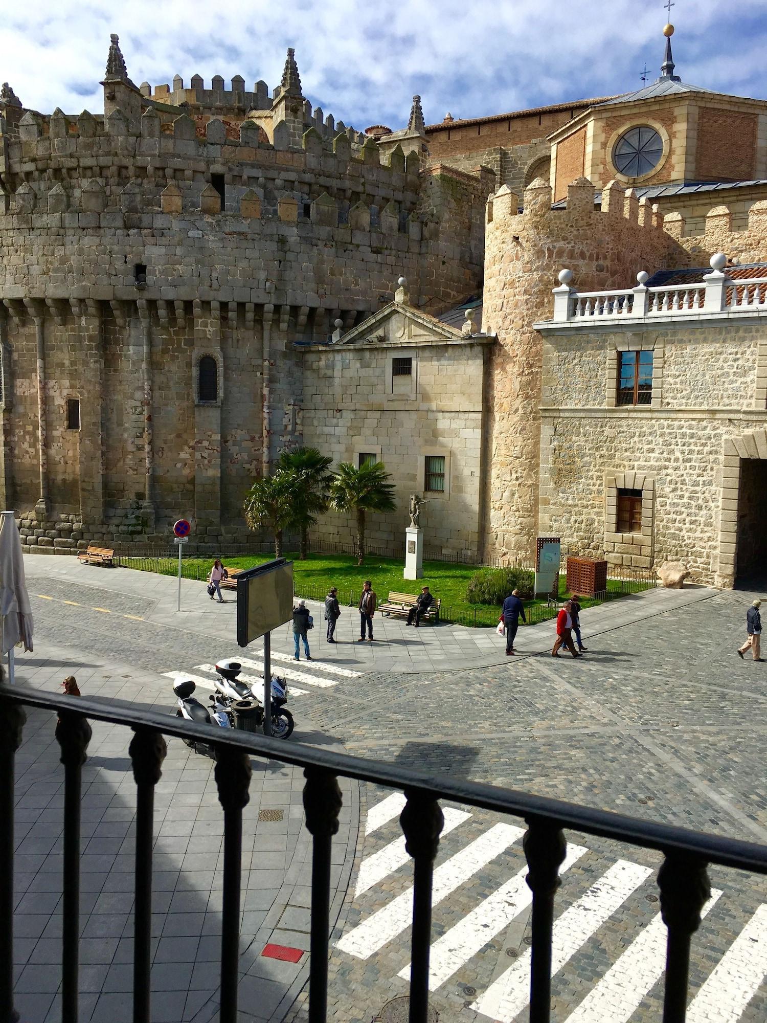 Ávila Hostal Restaurante Puerta Del Alcazar מראה חיצוני תמונה
