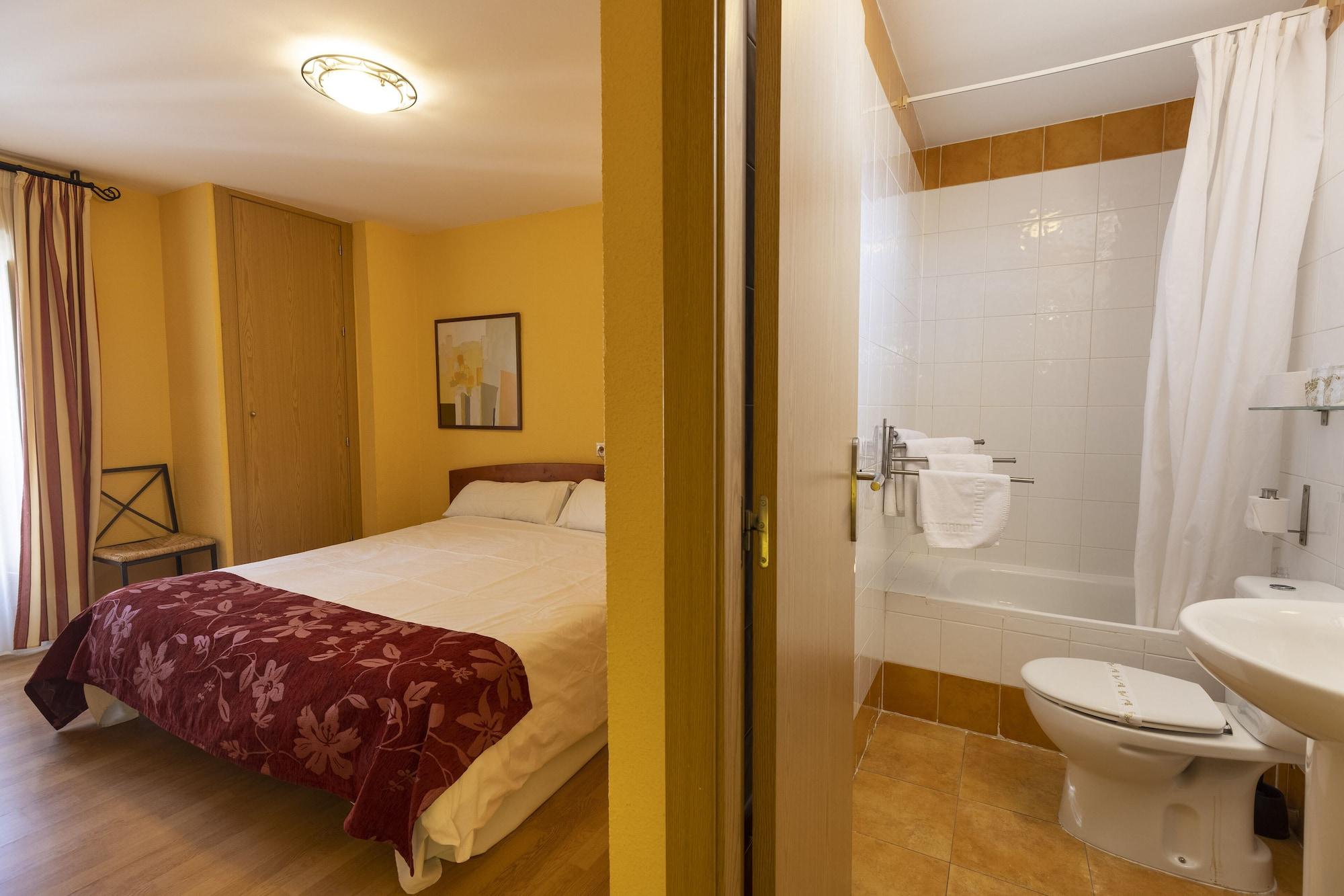 Ávila Hostal Restaurante Puerta Del Alcazar מראה חיצוני תמונה