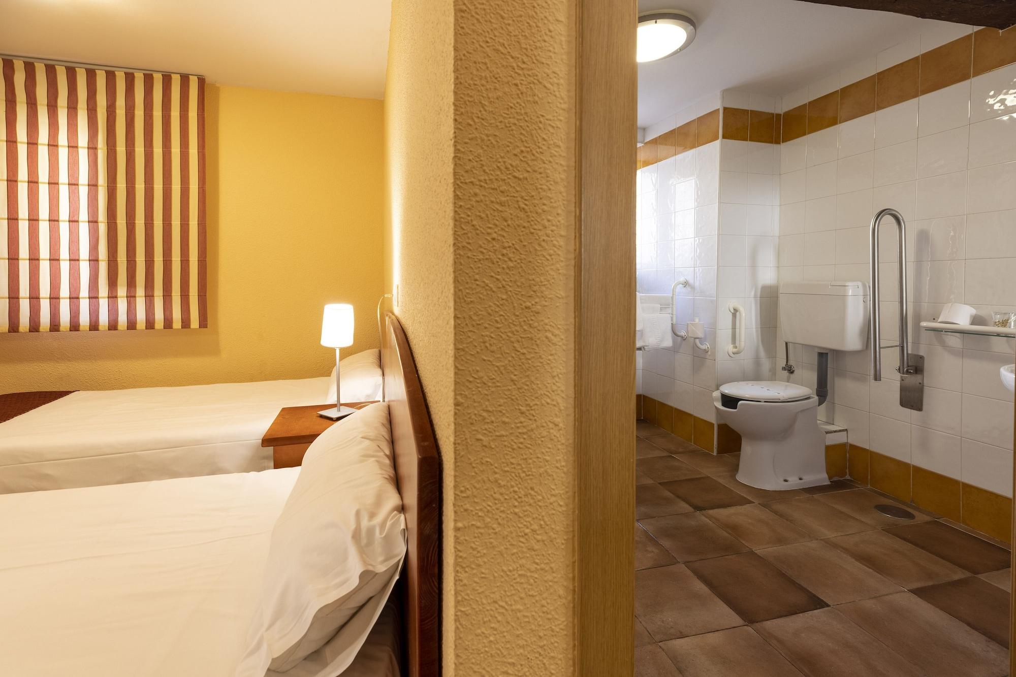 Ávila Hostal Restaurante Puerta Del Alcazar מראה חיצוני תמונה