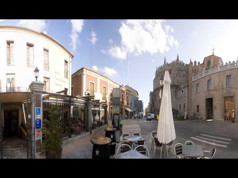 Ávila Hostal Restaurante Puerta Del Alcazar מראה חיצוני תמונה