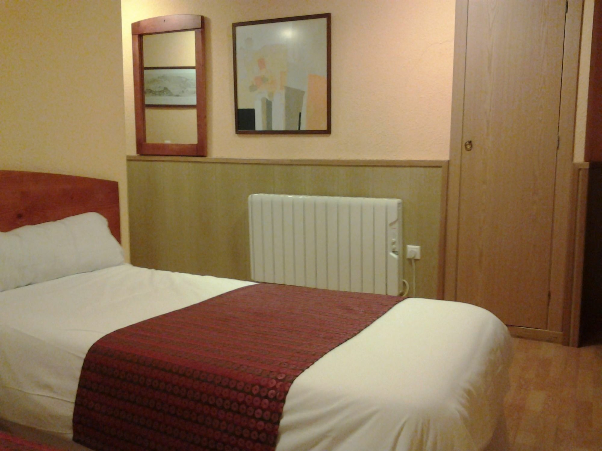 Ávila Hostal Restaurante Puerta Del Alcazar מראה חיצוני תמונה