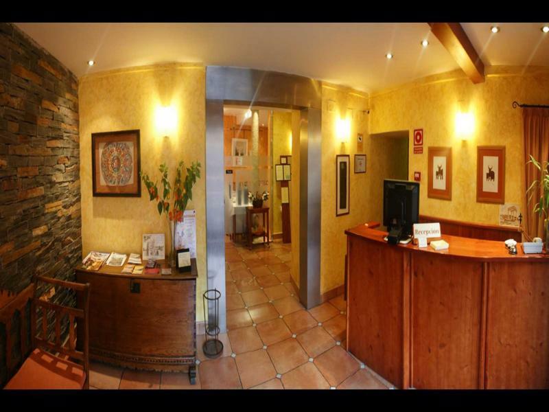 Ávila Hostal Restaurante Puerta Del Alcazar מראה חיצוני תמונה
